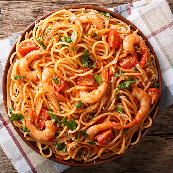 Spaghetti Skaldyr med alt fra havet, chili, hvidløg, persille, cherry tomat og parmesan ost